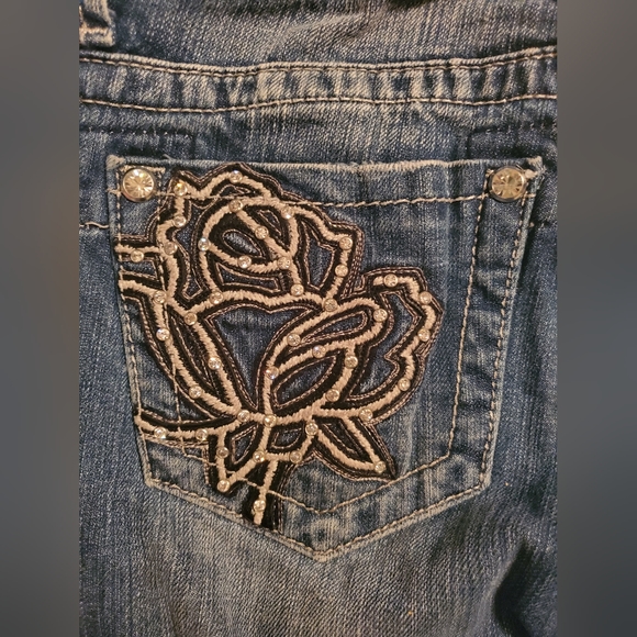 Miss Me Boot Jeans W/ Roses Studs Rhinestone Accents Size 26 - Picture 8 of 9